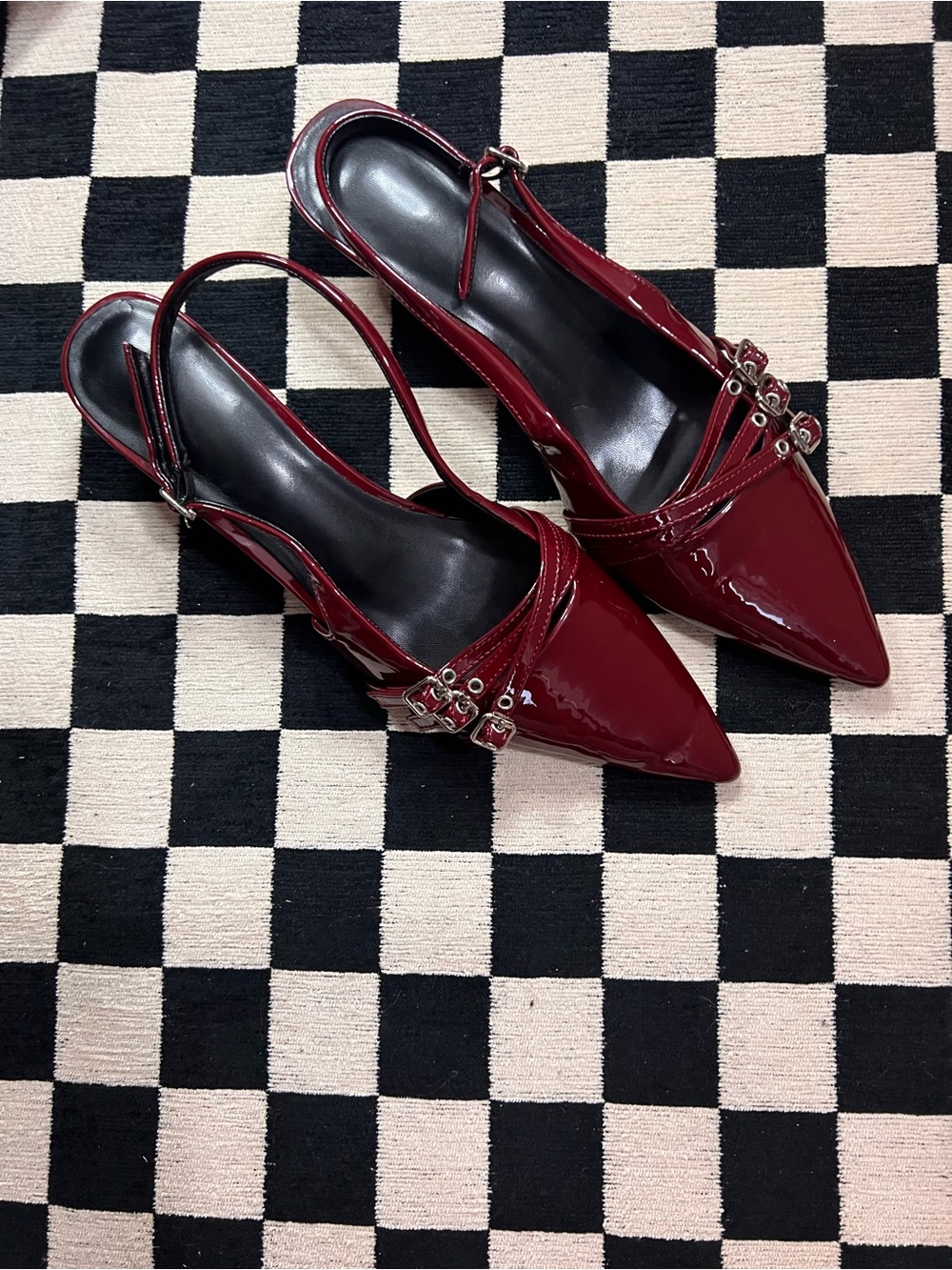 Burgundy Patent Pointed-Toe Kitten Heels – Women’s 9.5–10